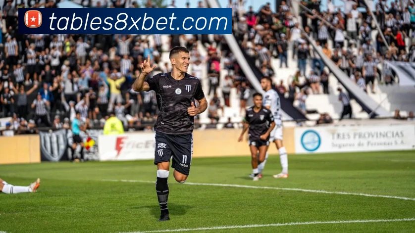cài app 8XBET iOS Quá trình phát triển